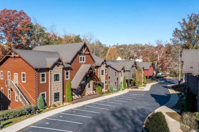 The Mighty Crabapple Manor By Stony Brook Cabins Gatlinburg Bagian luar foto