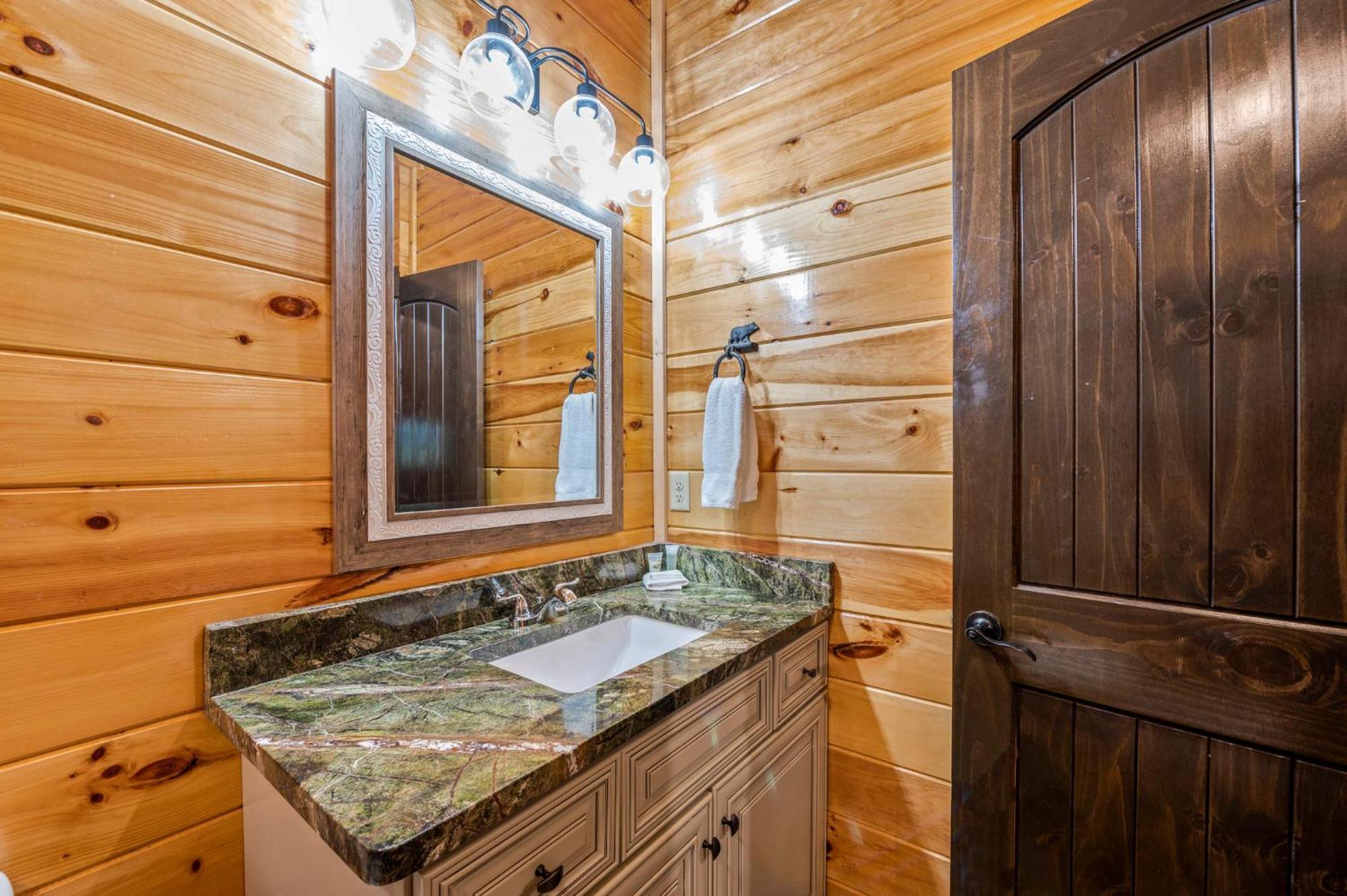 The Mighty Crabapple Manor By Stony Brook Cabins Gatlinburg Bagian luar foto