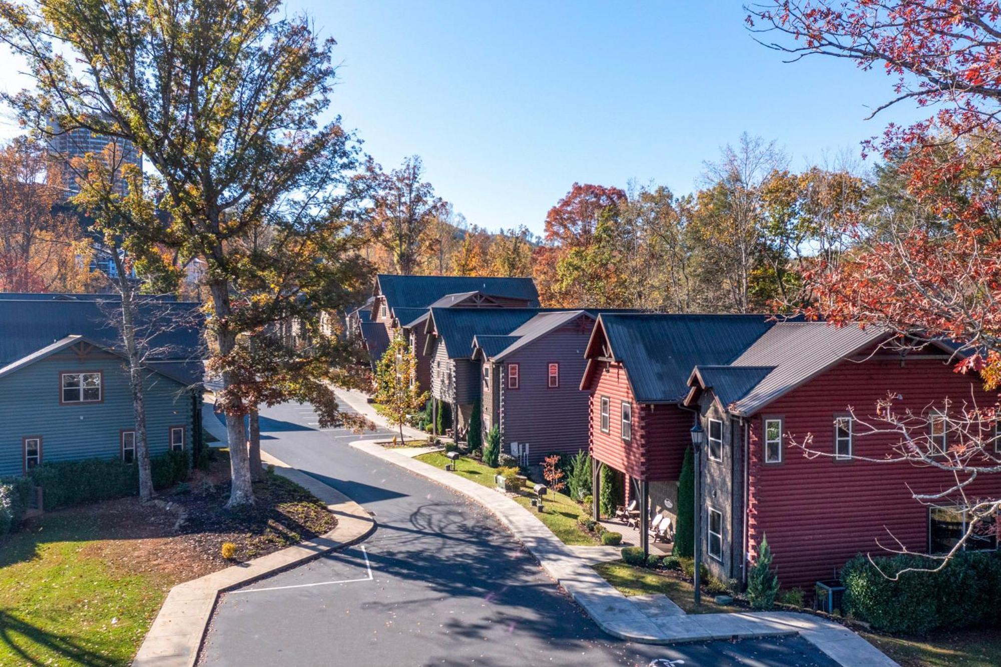 The Mighty Crabapple Manor By Stony Brook Cabins Gatlinburg Bagian luar foto